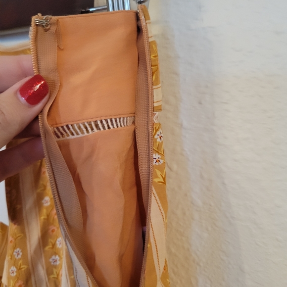 URBAN OUTFITTERS Prairie Tiered Floral Orange Shorts Size XS NWTs - Picture 6 of 10